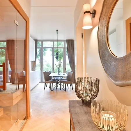 In Mit Grosser Terrasse By Interhome Appartamento